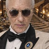 Barbat matur (varsta a 3-a), caut tanara (18+), careia sa-i ofer siguranta